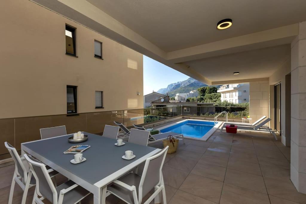 Apartman Delux With Private Pool - Makarska Exklusiv Tučepi Exterior foto